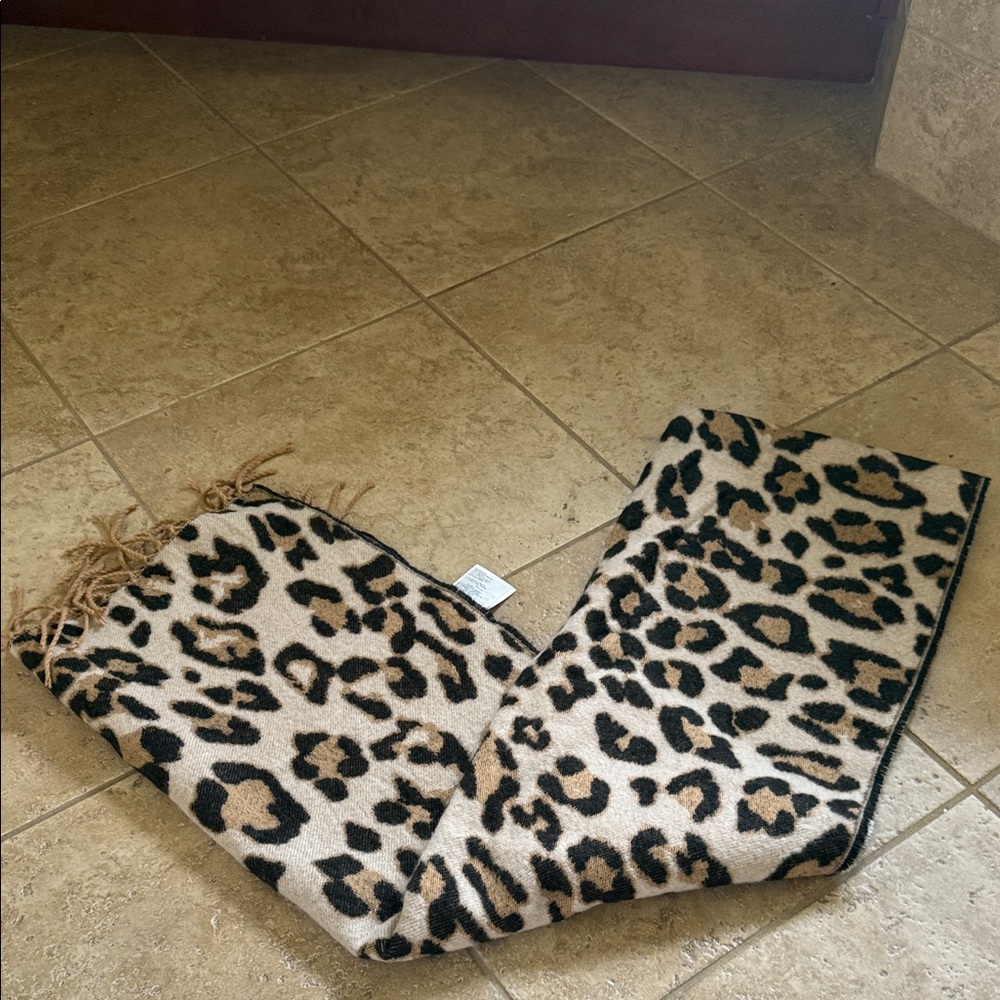 H&M Leopard Print Scarf